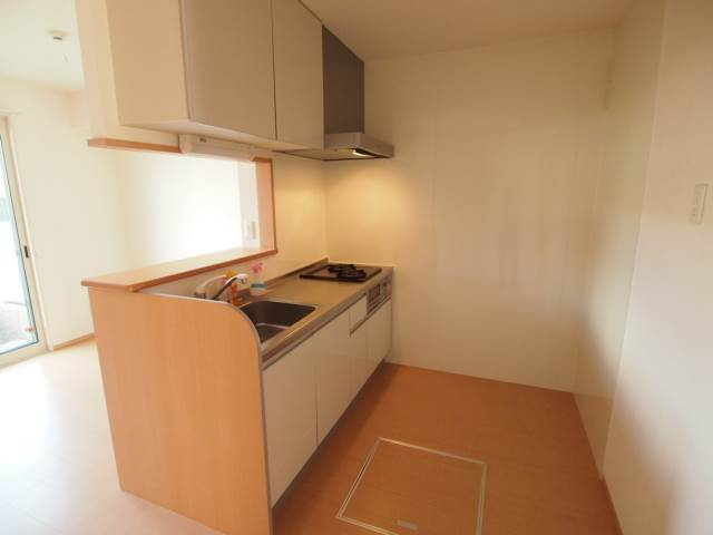 キッチン後ろもゆとりアリ