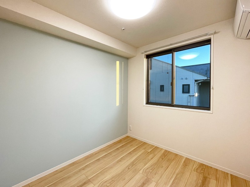 4.5帖の洋室に窓がついているので開放感があります