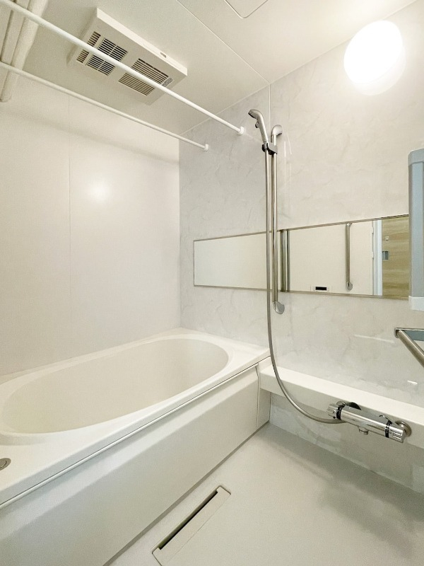 清潔感のあるお風呂です