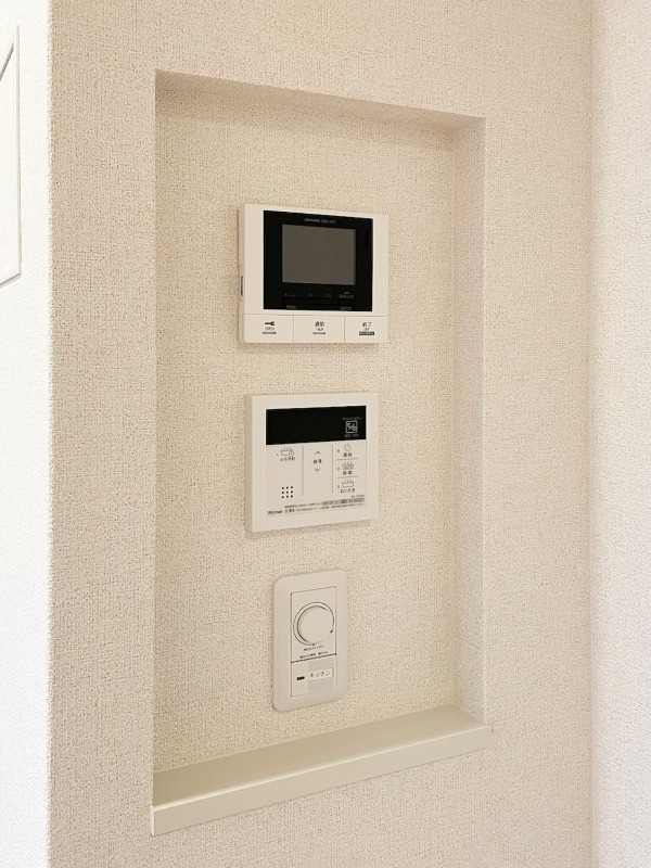 モニタ付インターフォンで来訪者を確認できます