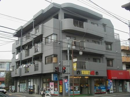 重厚感のあるマンションです。