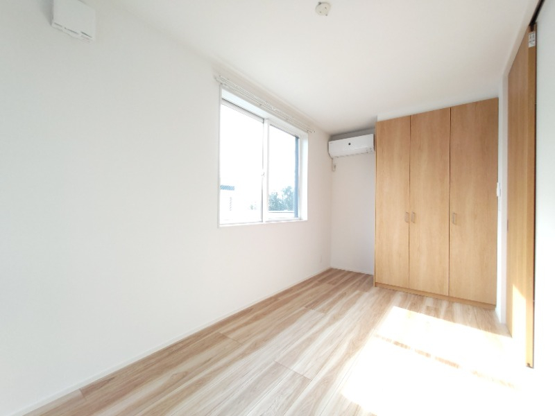 洋室5.6帖のお部屋です