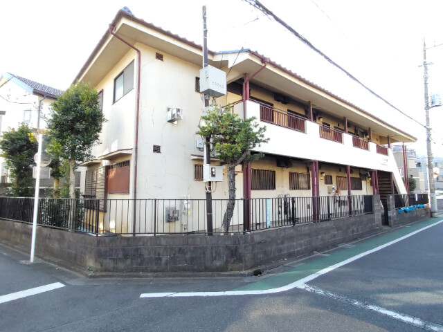 閑静な住宅地に佇む賃貸物件ですよ