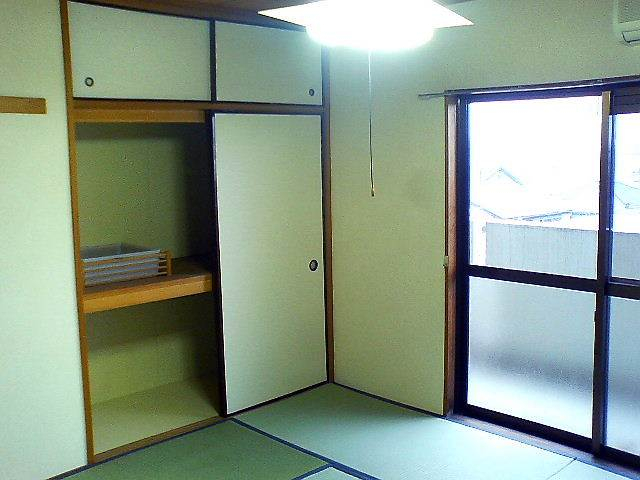 各お部屋にしっかり収納があります