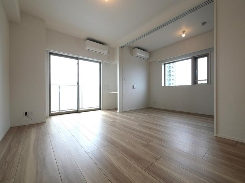 広々としたリビング※別部屋の参考写真です