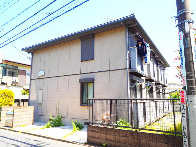 急行停車駅から徒歩10分以内の便利な立地。