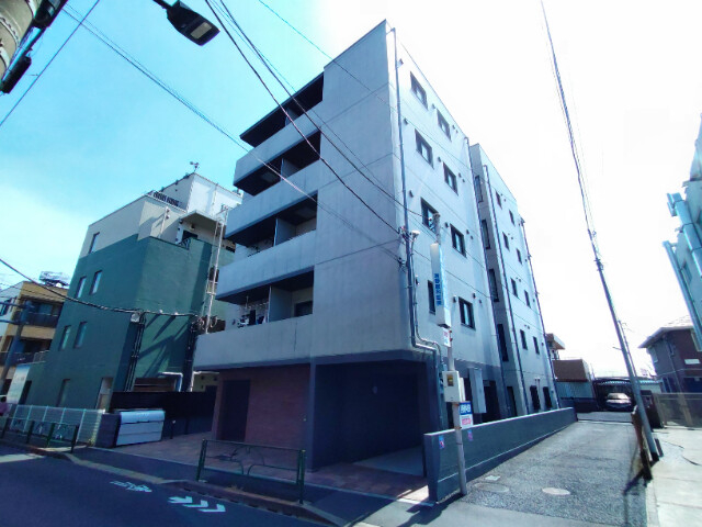 急行停車駅徒歩10分の好立地物件です。