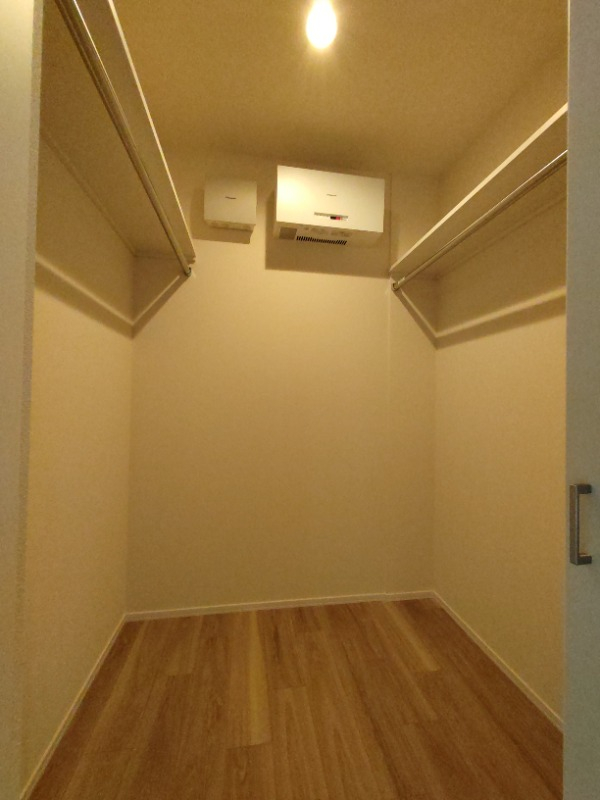 ウォークインクローゼットも大きいです。