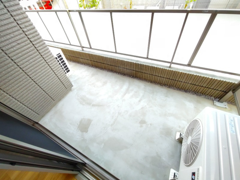 バルコニーも奥行があります。