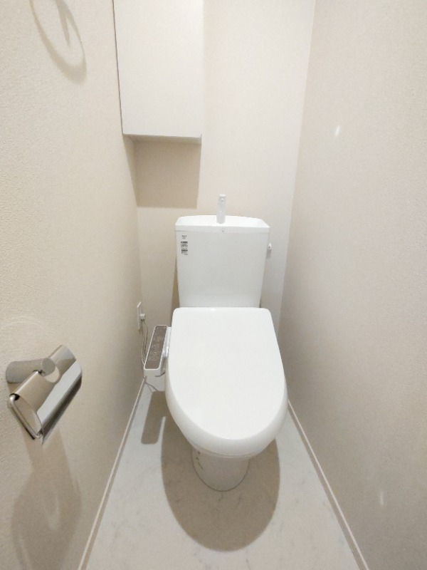 トイレ上部の棚も嬉しい