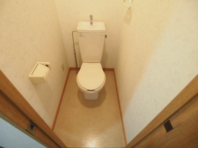 お手洗いは落ち着ける個室