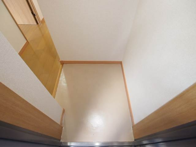 玄関はゆとりのある広さ