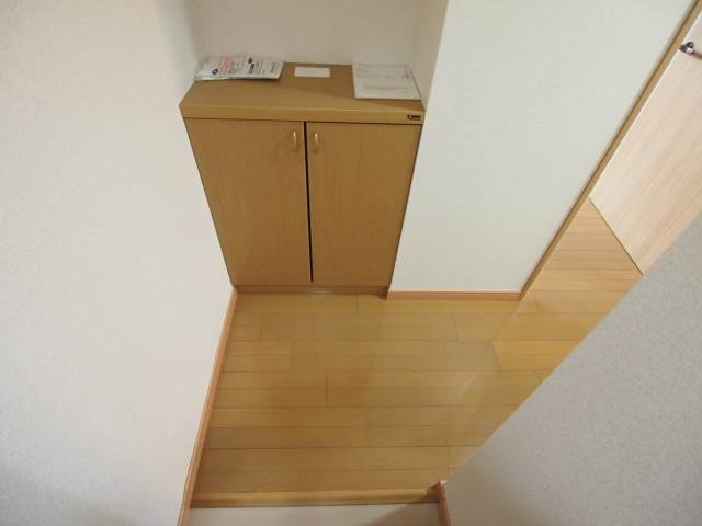 玄関はホールになっていてプライバシー確保◎