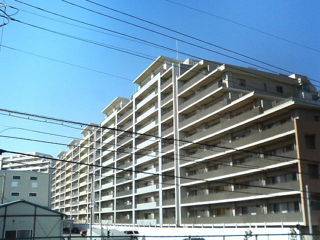 駅からも便利なキョリにある分譲賃貸マンションです。