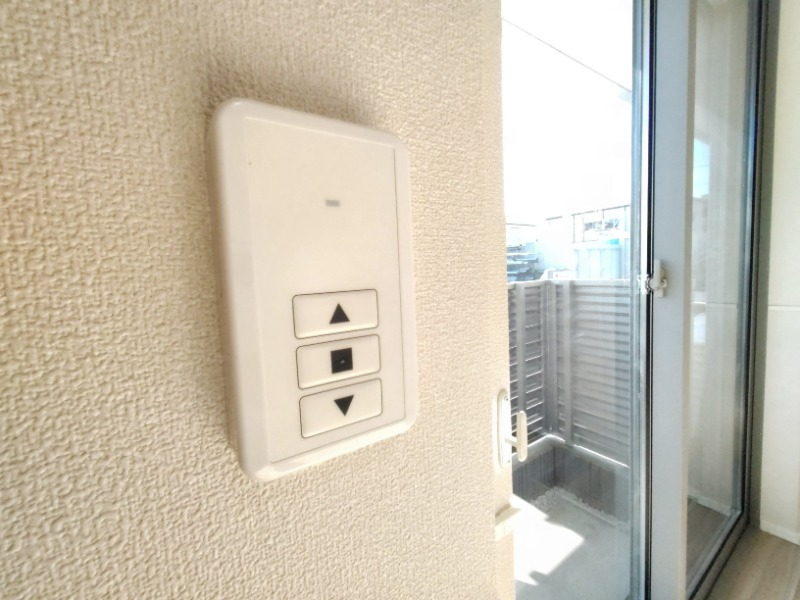 シャッターはすべて電動です。