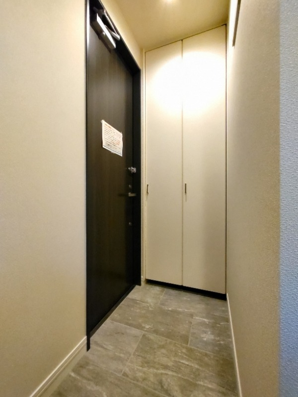 姿見もある玄関です。