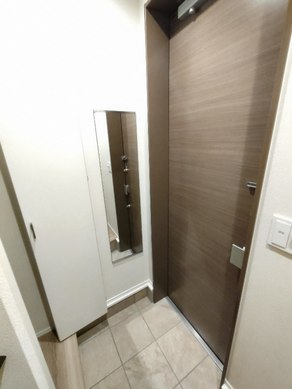 シューズボックスも左側にあります