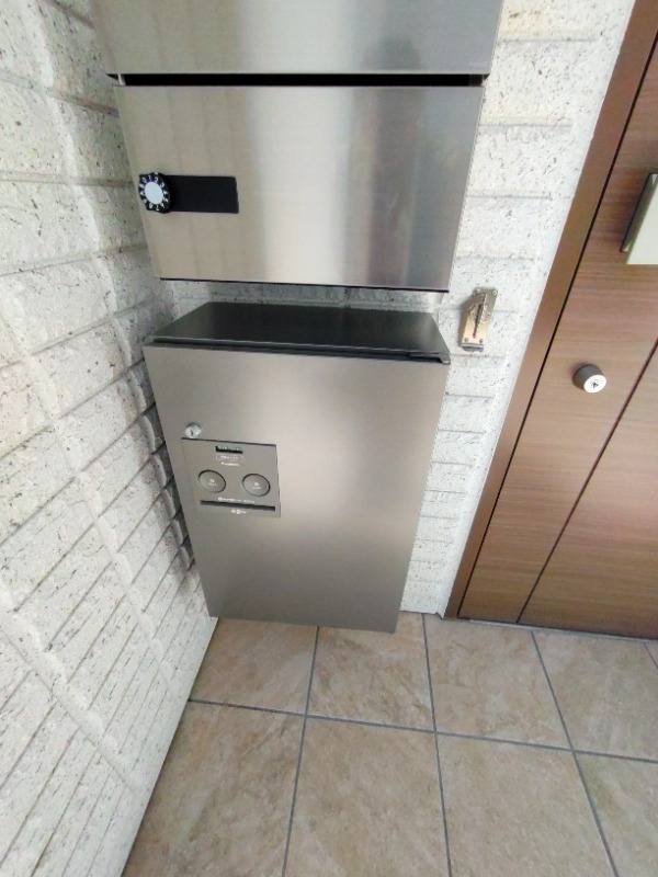 各お部屋に宅配ボックス付き