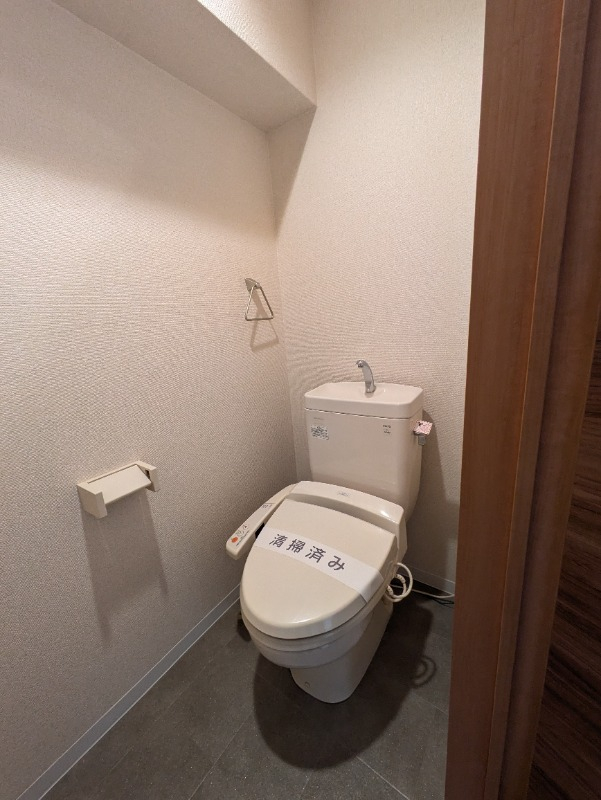 トイレも多機能で便利ですよ。別部屋の写真です。