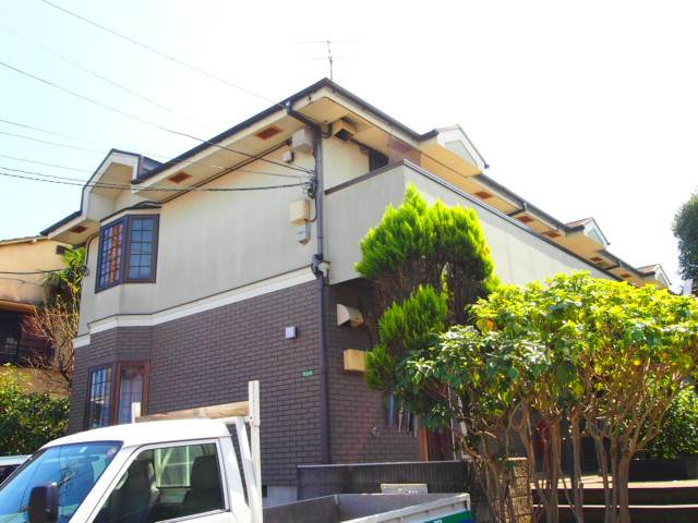 広い敷地で開放的な立地。