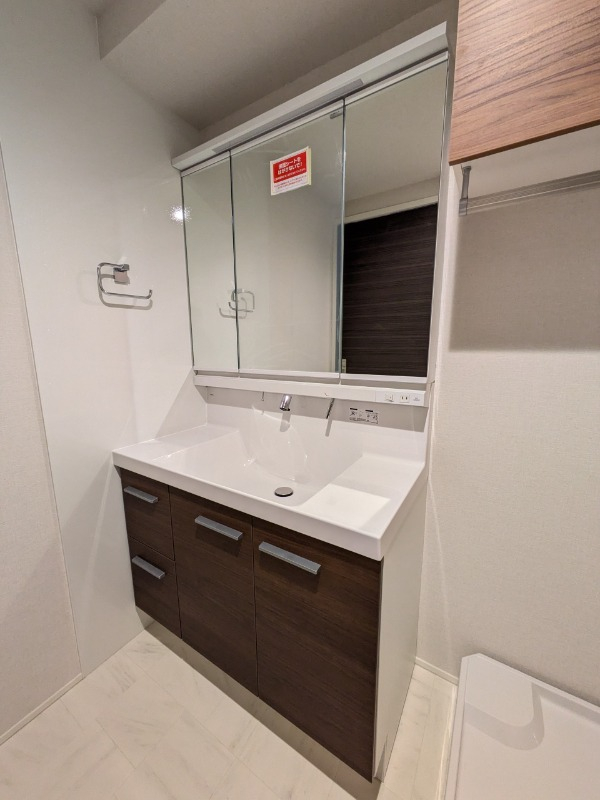 独立した洗面台は嬉しい設備ですね