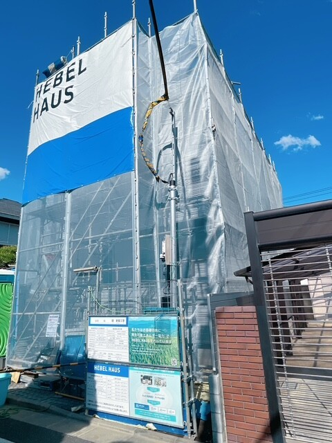 静かな立地にある戸建です。
