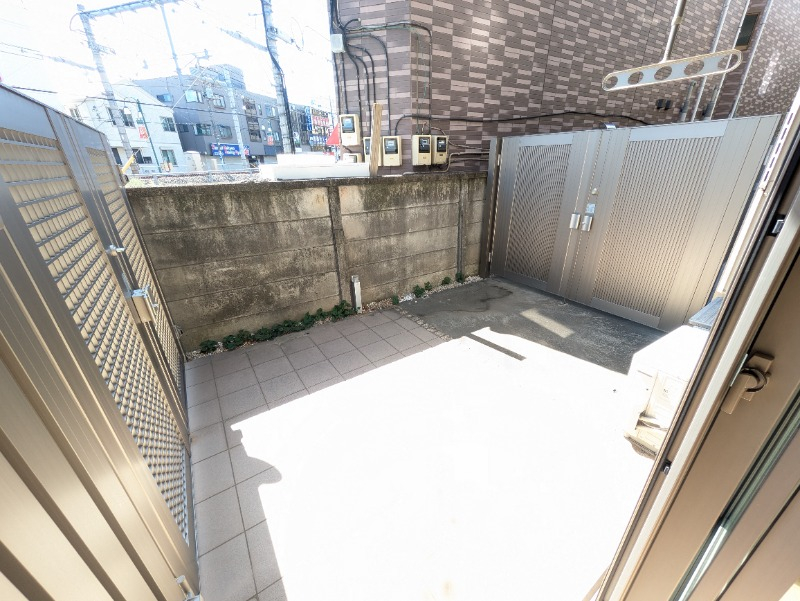 このお部屋の魅力は広いテラス