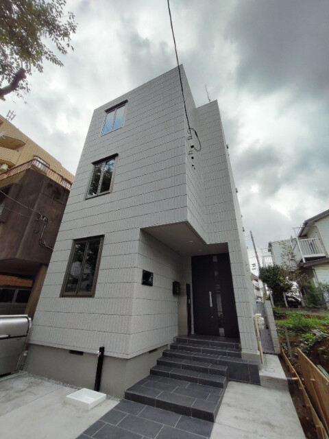 2025年9月に完成した建物です