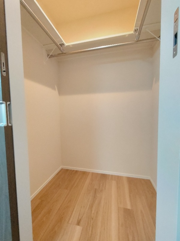 ウォークインクローゼットは便利な設備です