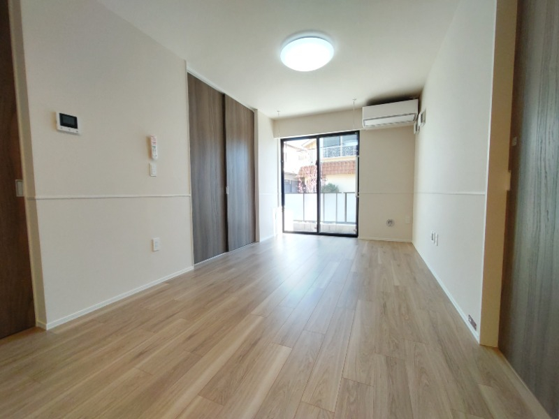 リビングの別角度の写真です