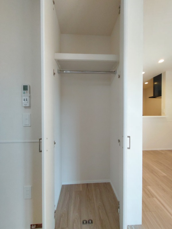 洋室4.5帖の収納です