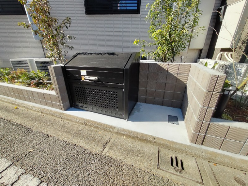 敷地内ゴミストッカーがございます