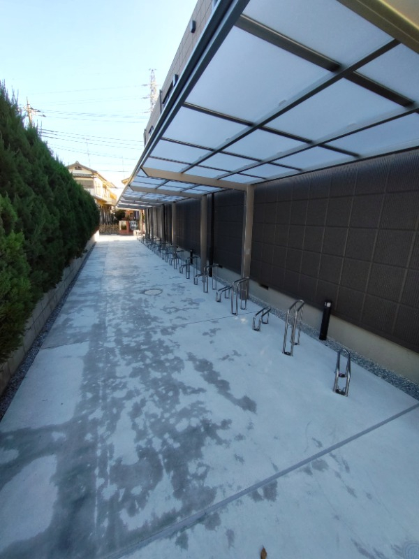 屋根付きの駐輪場です