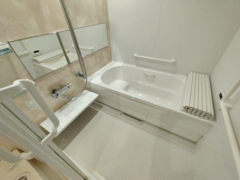 パネルがおしゃれなお風呂です