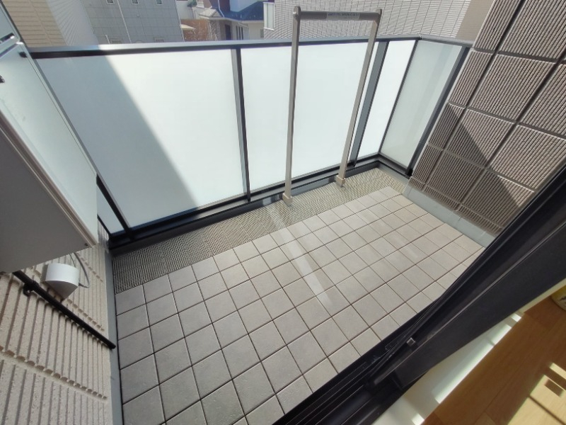 広いバルコニーがとても良い感じです