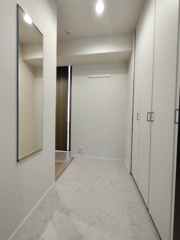 奥行きのある玄関です