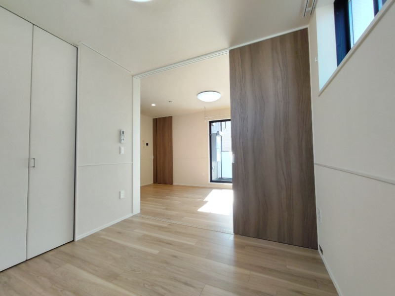 5.5帖の洋室です