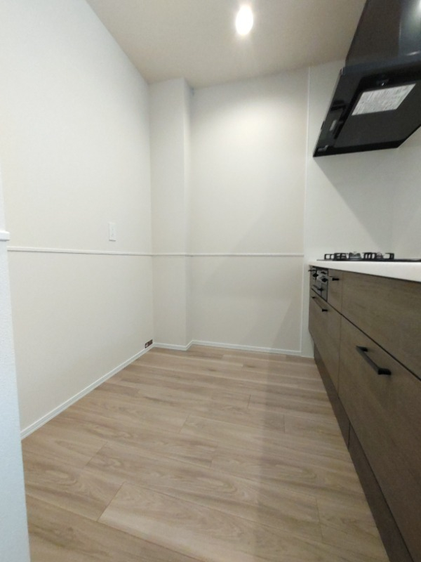 キッチン後ろのスペースもしっかりあります