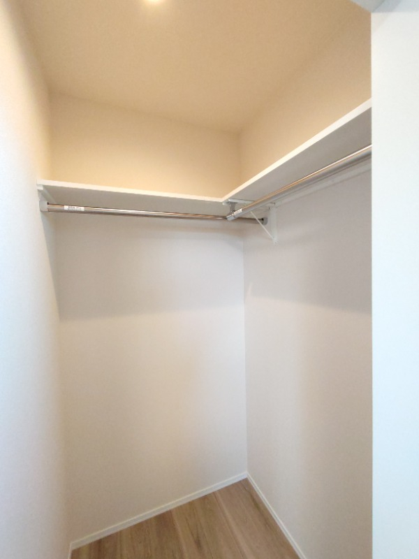 ウォークインクローゼットはうれしい設備です