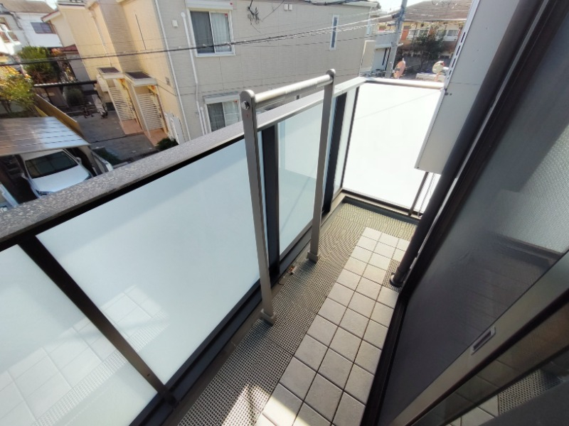 洗濯物が十分干せそうなバルコニーです