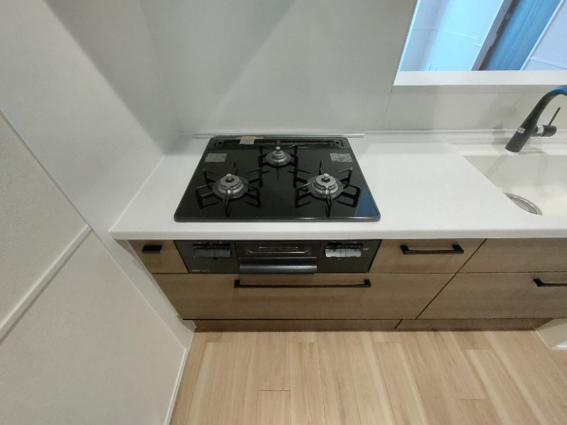 ３口ガスコンロは魅力的な設備ですね