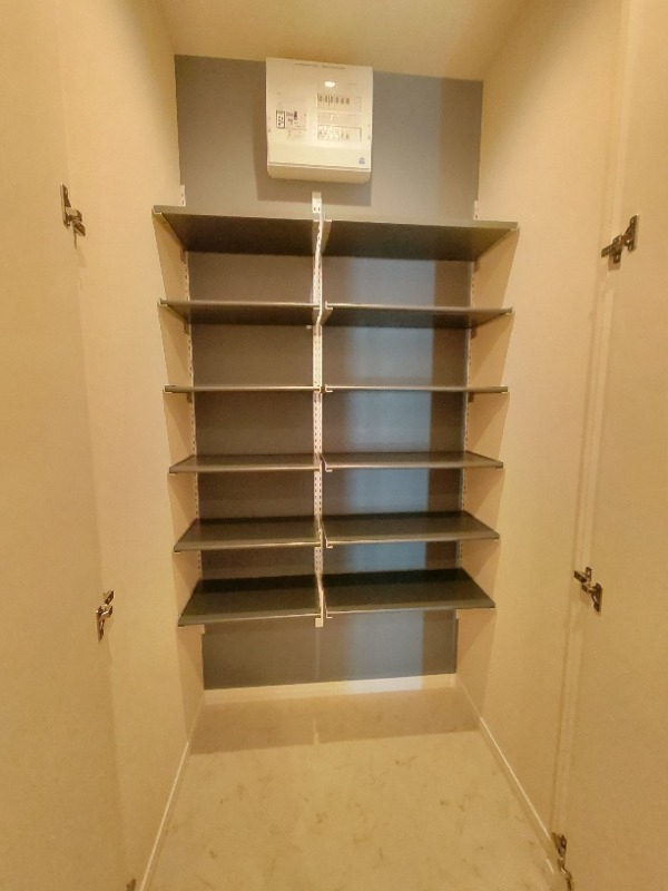 奥行きのある玄関収納が魅力的です