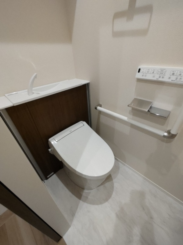 すっきりとしたきれいなトイレです