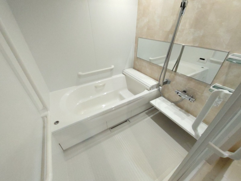 清潔感のあるお風呂です