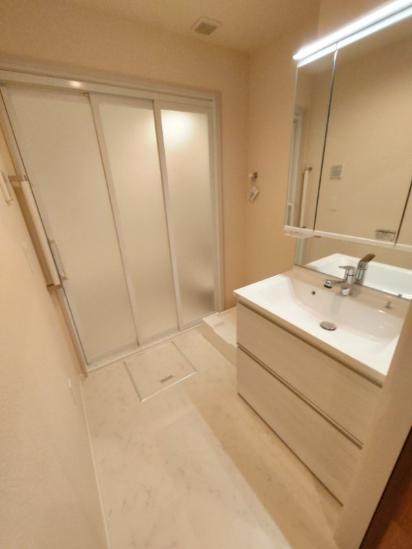 独立した洗面台は嬉しい設備です