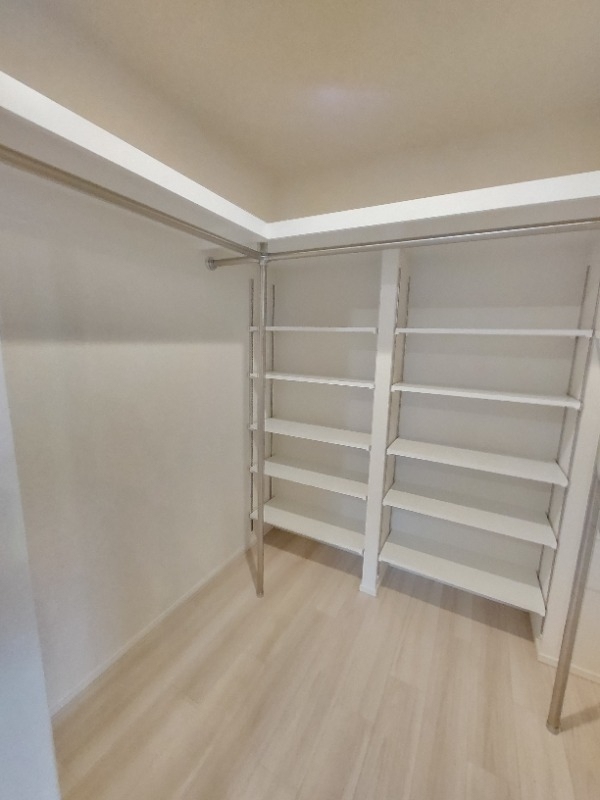 十分な広さを持つウォークインクローゼット