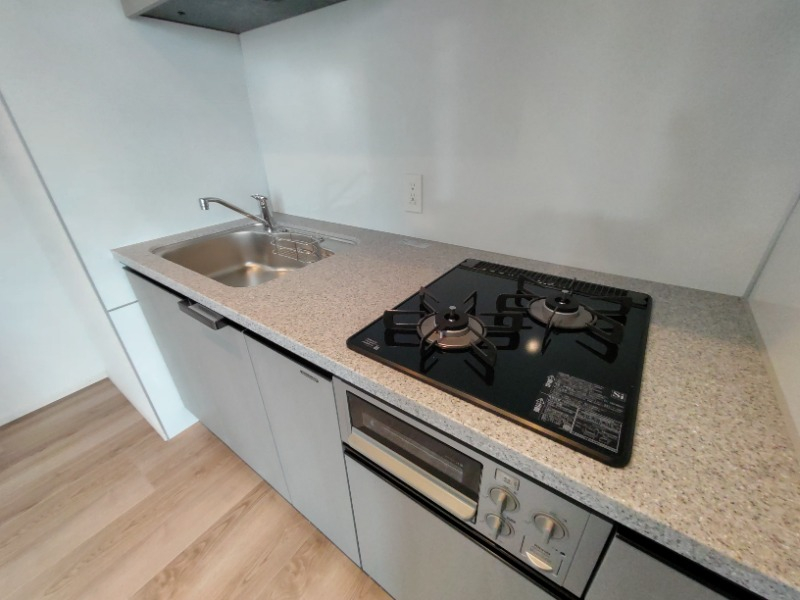 収納力抜群のシステムキッチン