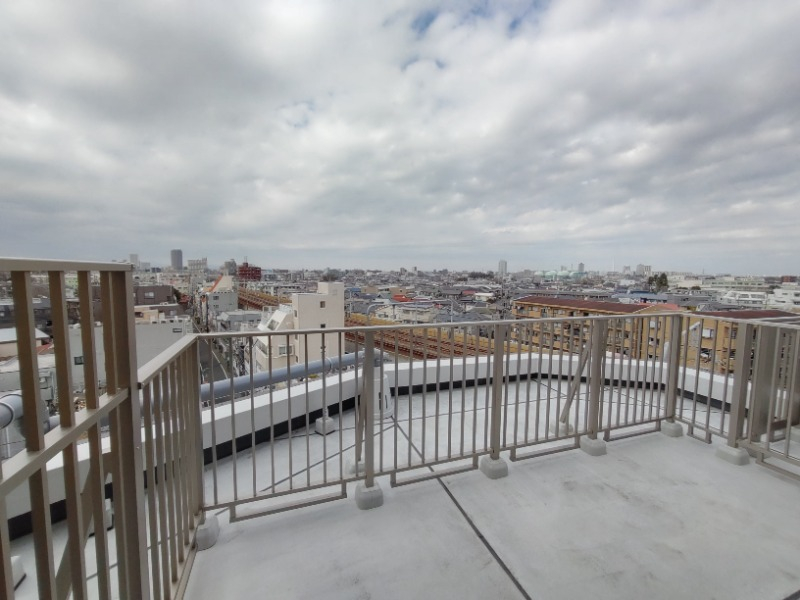 広々としたルーフバルコニーがポイント