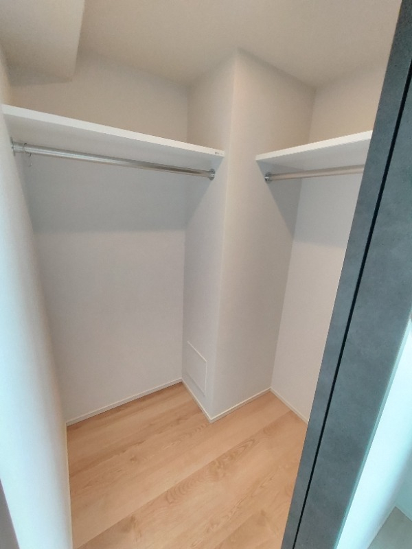 ウォークインクローゼットも広め