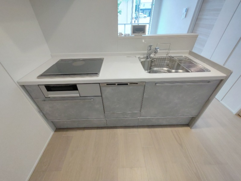 使いやすそうな人気のカウンターキッチンです